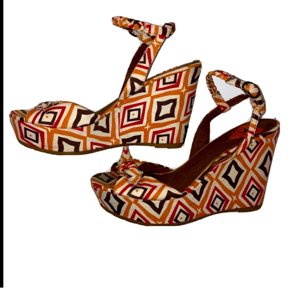 Rocket Dog Groovy Platform Wedges- Brown/Orange-Size 9